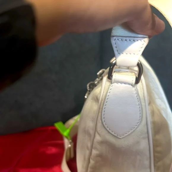 Elegant Cream Dior Shoulder Bag🤍 - Picture 4 of 15